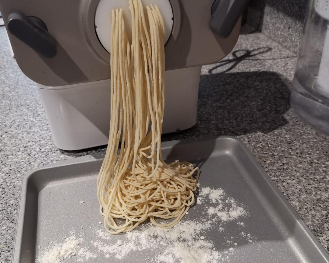 自动面条机做细面条的做法