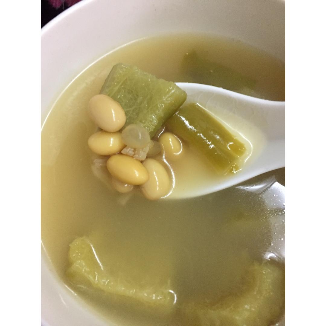 苦瓜黄豆排骨汤