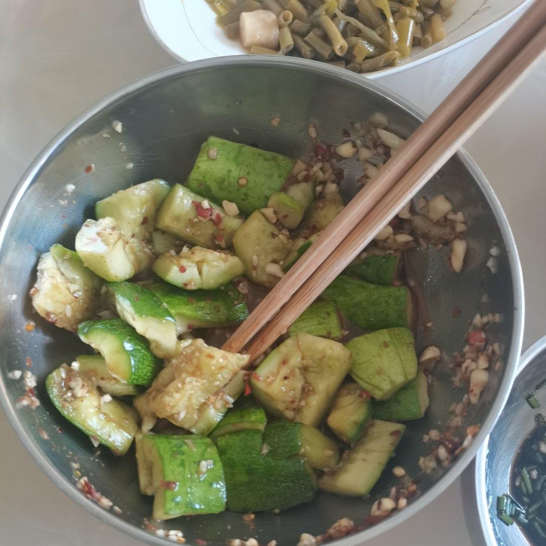 凉拌黄瓜