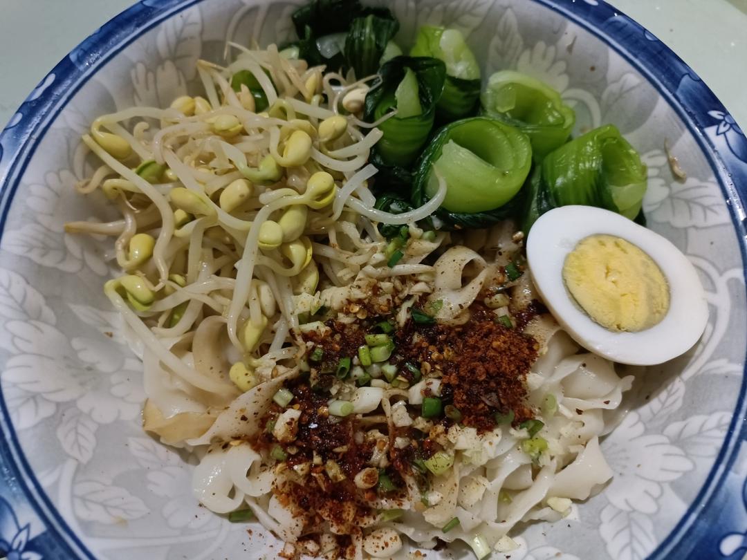 陕西正宗油泼面，简单快手，好吃到灵魂出窍
