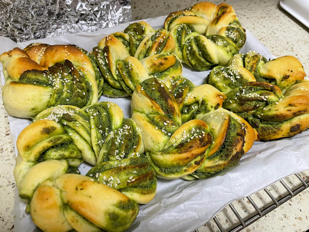 奶香味十足的抹茶花环面包