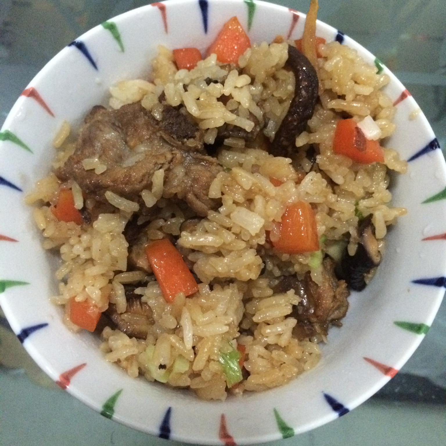 喷香排骨焖饭（爆好吃）