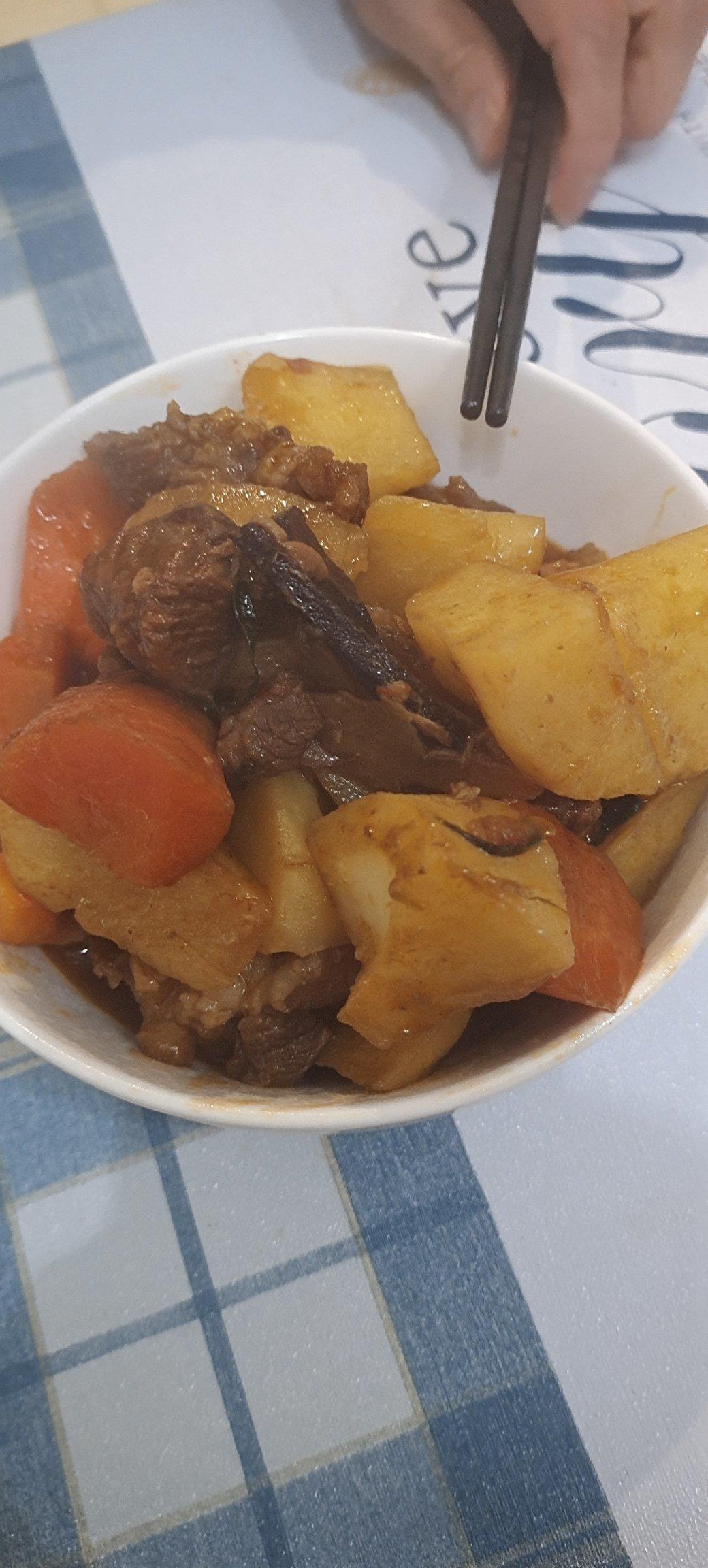 土豆焖牛腩