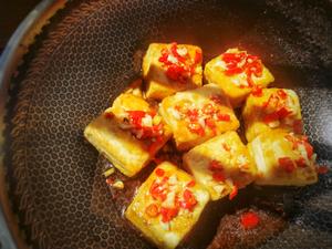 剁椒锅包豆腐，第一次见豆腐这样吃～的做法 步骤5