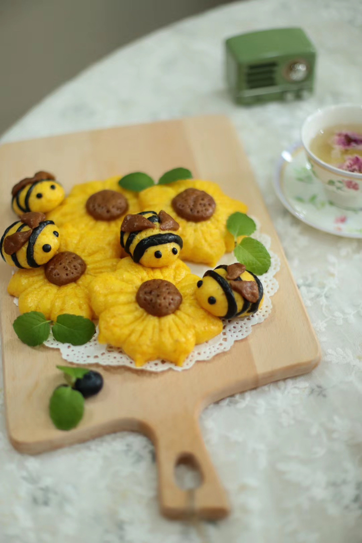 【向日葵蜜蜂馒头】像玩一样的做美食，孩子特爱吃！