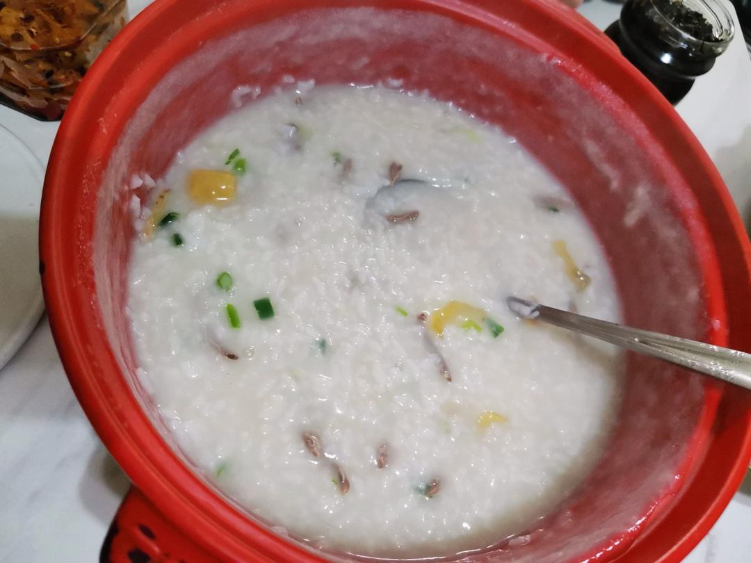 十五分钟快手之香滑皮蛋瘦肉粥(附五分钟电饭煲电压力锅更快捷方法)