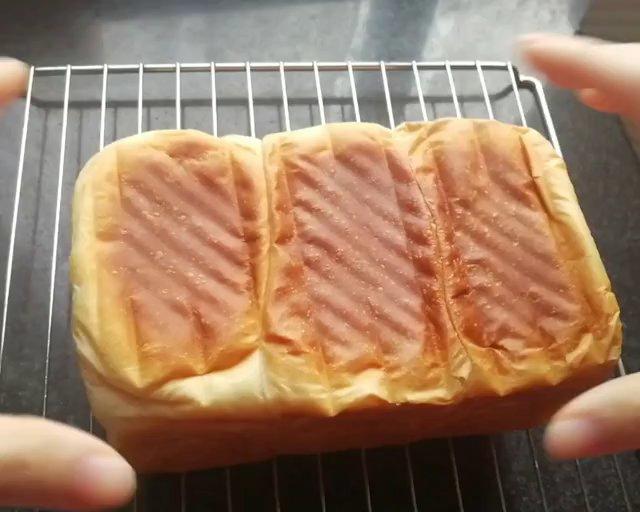松软的白吐司（面包机揉面）