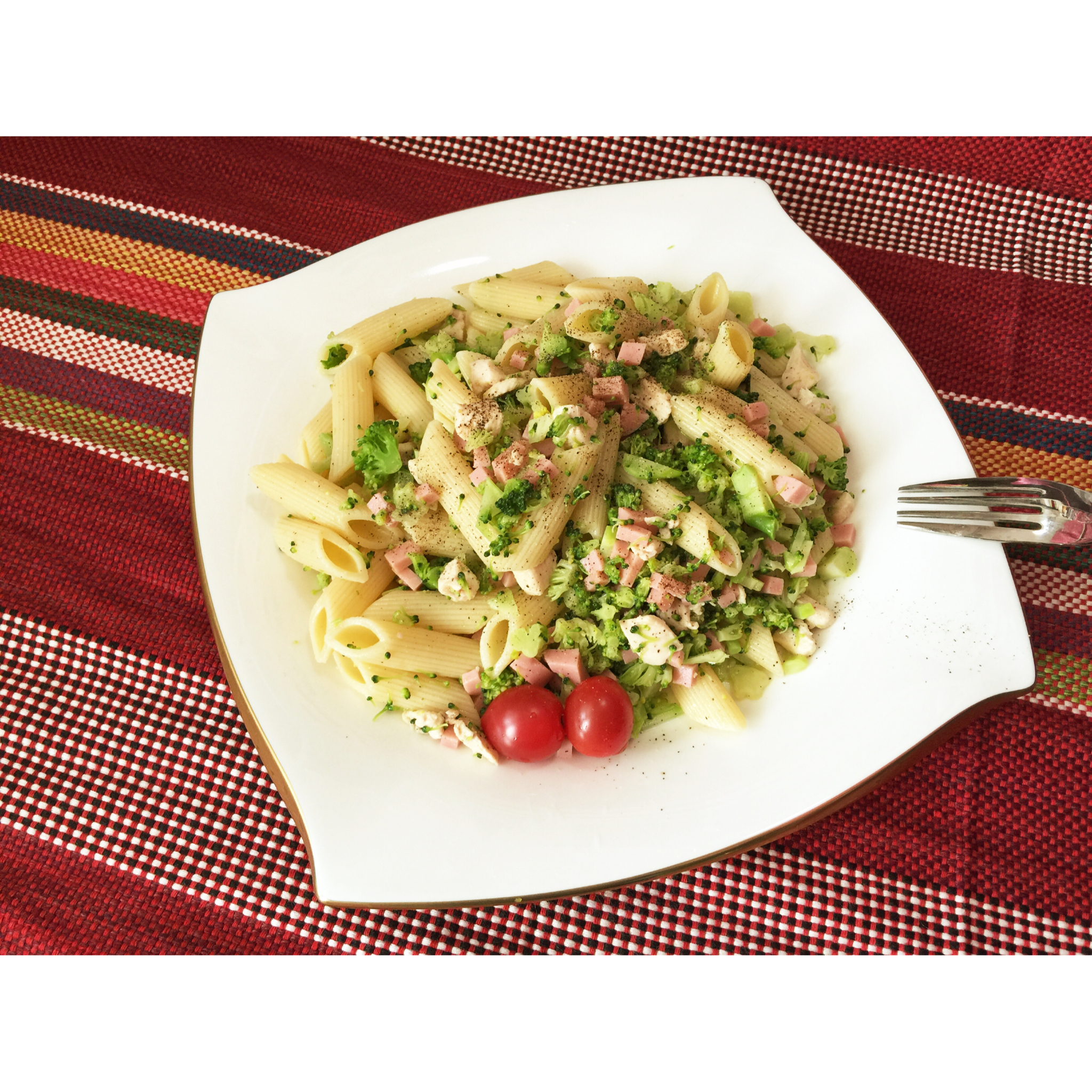 西兰花香肠意面