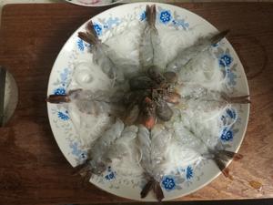 蒜蓉粉丝蒸虾的做法 步骤1