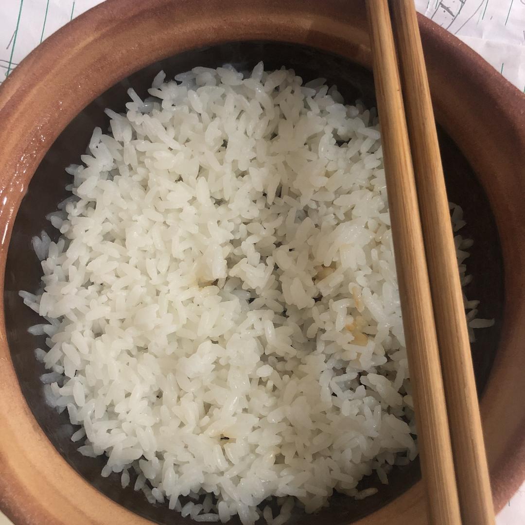 煲仔饭 砂锅米饭,用煤气灶做出柴火饭的味道 上官燕1218做的砂锅米饭