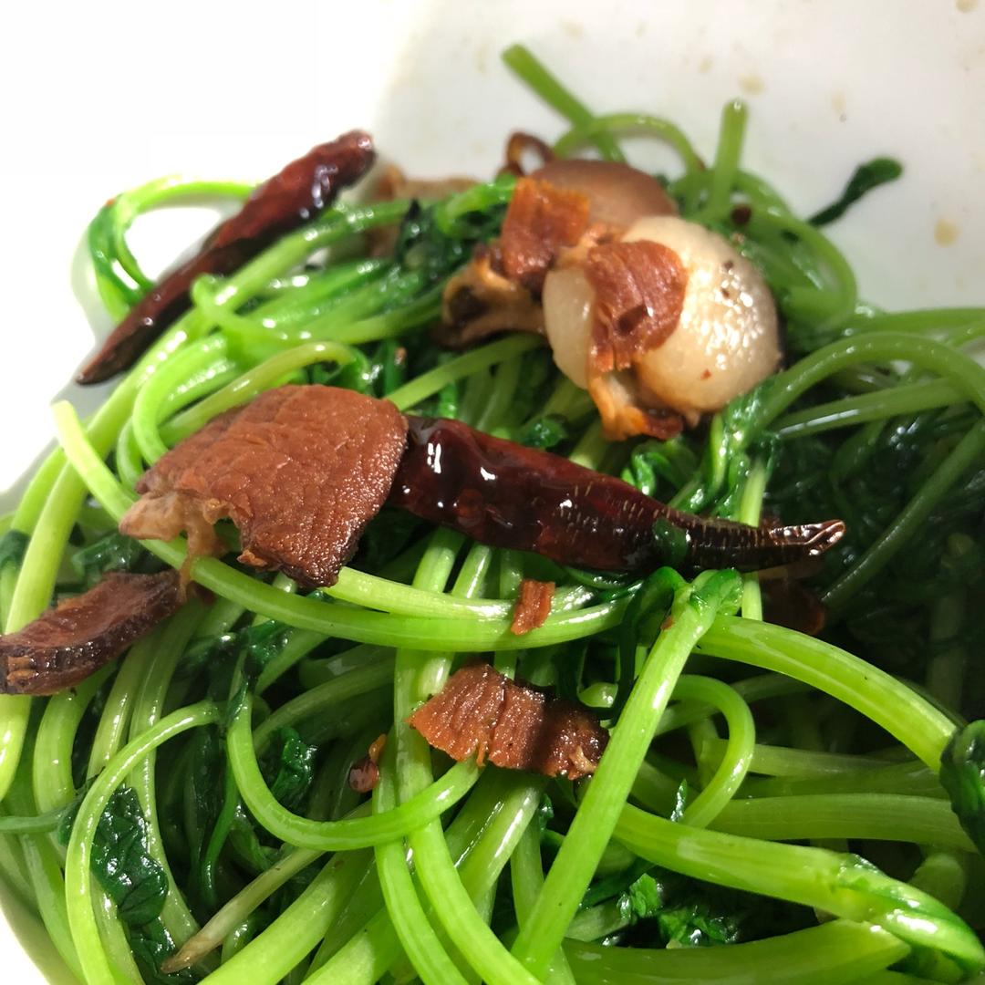 篱蒿炒腊肉