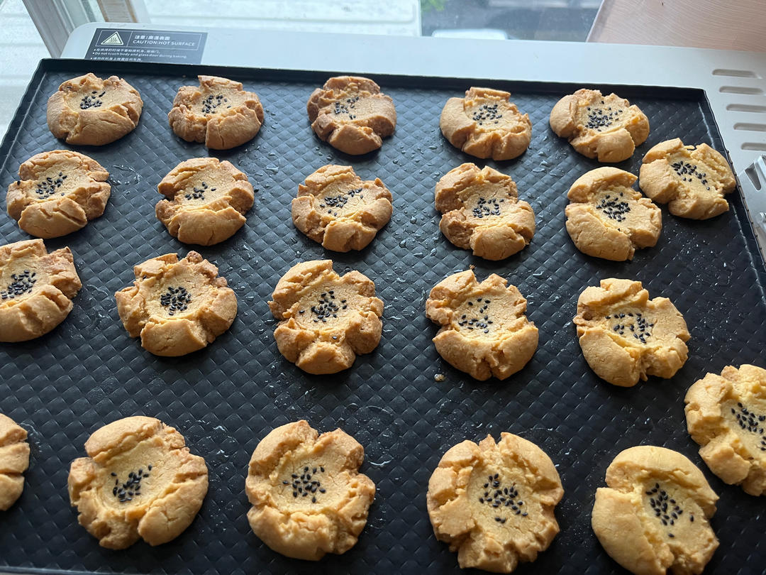 轻轻一按就碎掉的原味桃酥（不输猪油版）