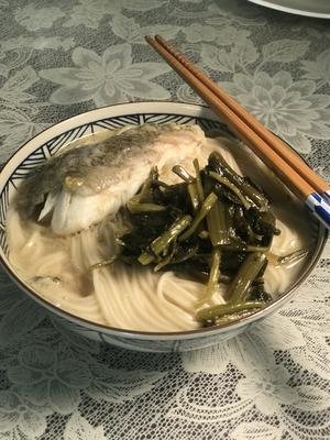 雪菜黄鱼面的做法 步骤6