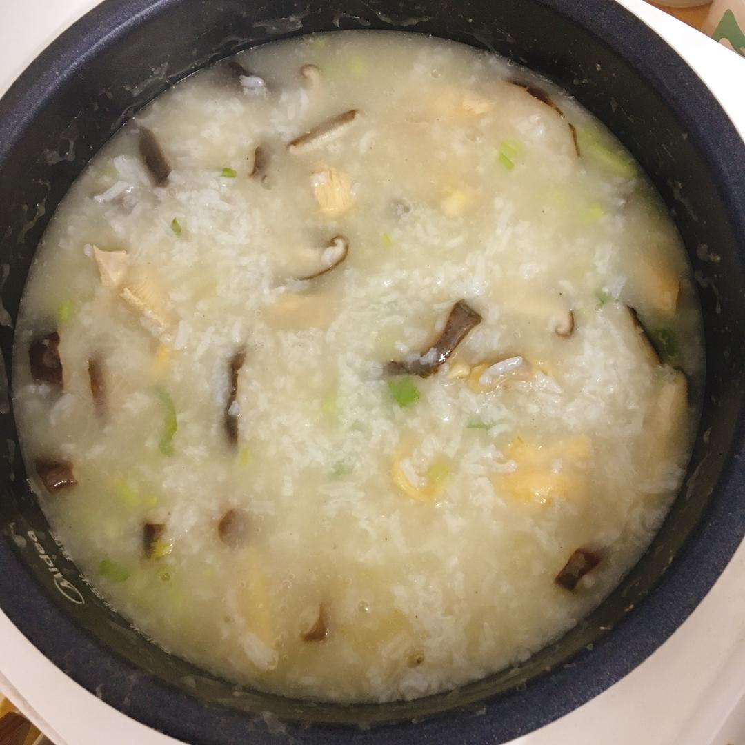超级适合懒人的香菇滑鸡粥的做法