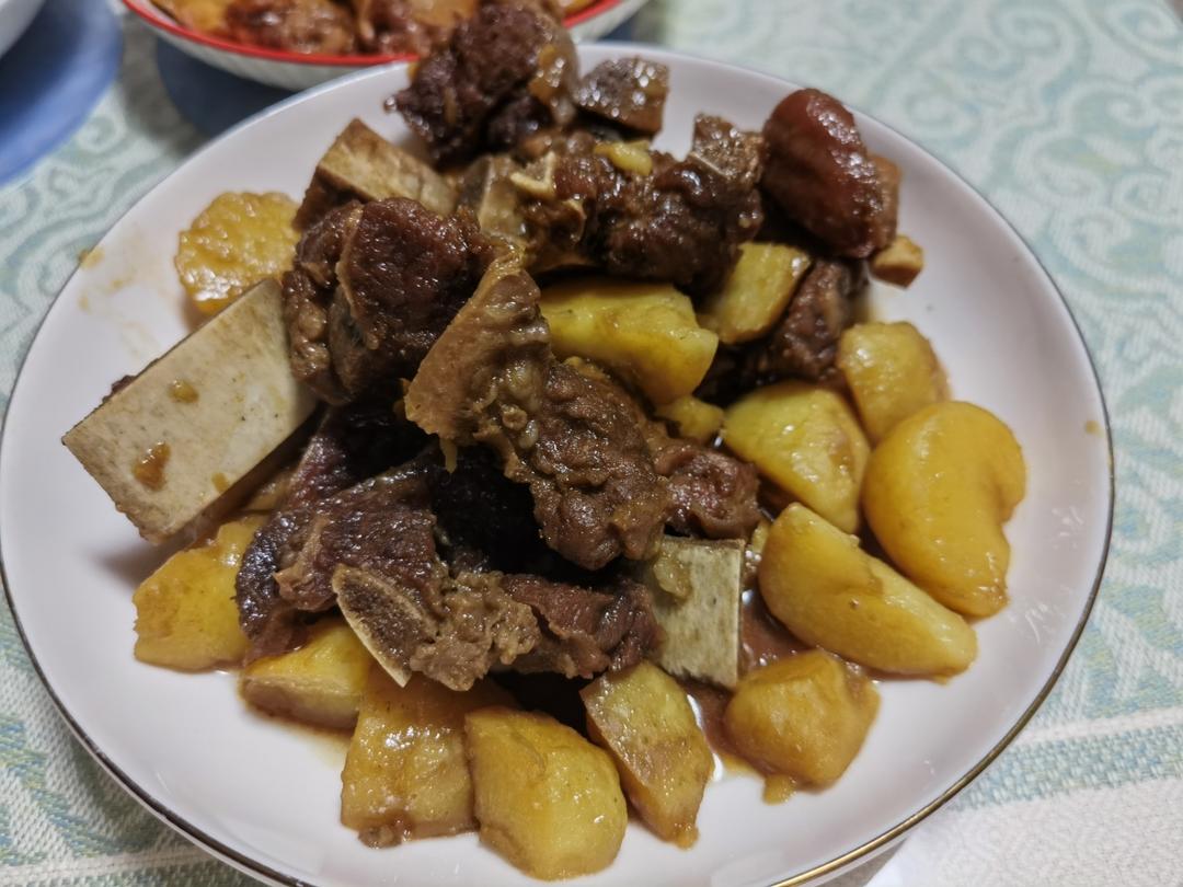 土豆焖牛肉