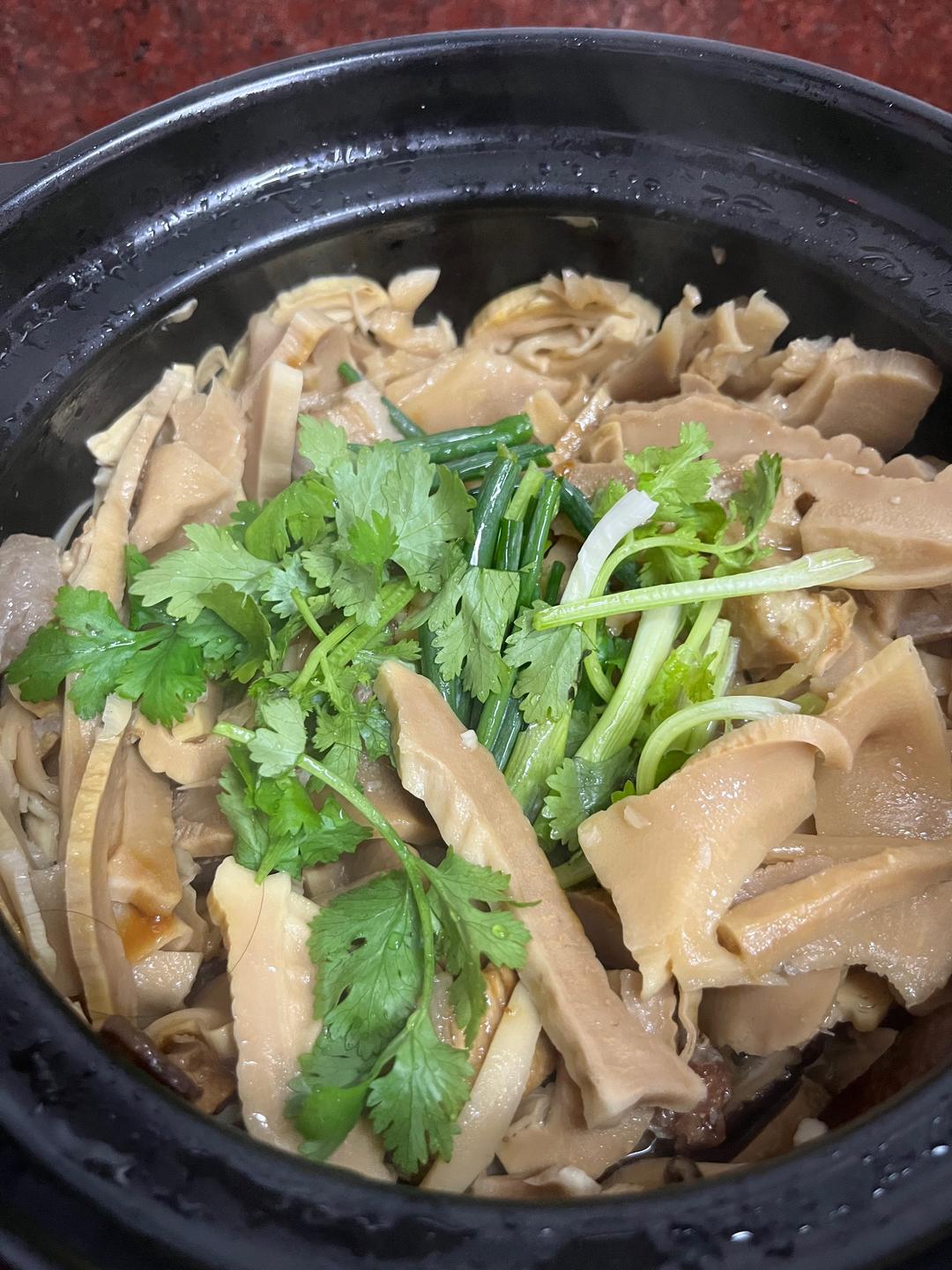 滚烫滚烫的砂锅煲是不是更能刺激味蕾