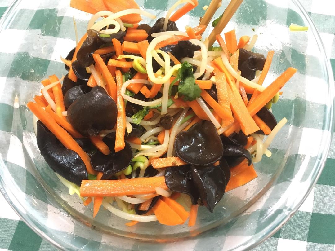 凉拌黄豆芽