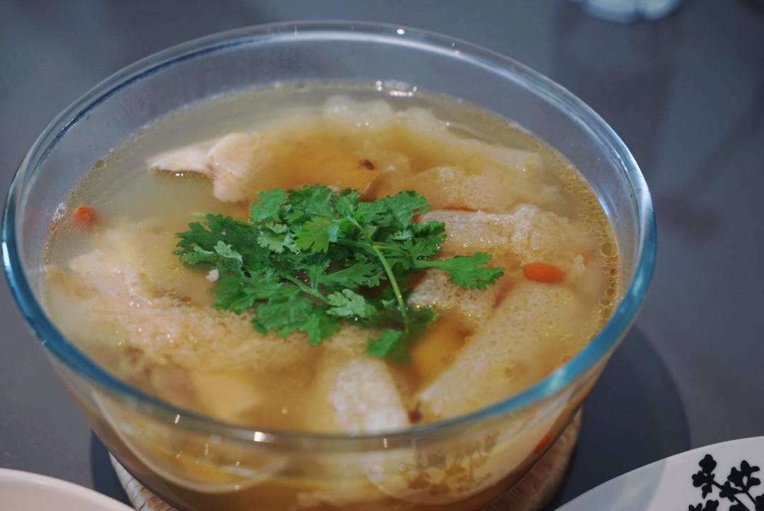 竹荪鸡汤