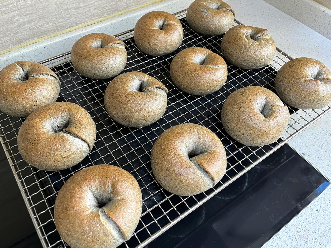 双倍黑芝麻奶酥贝果🥯一起吃养生贝果吧