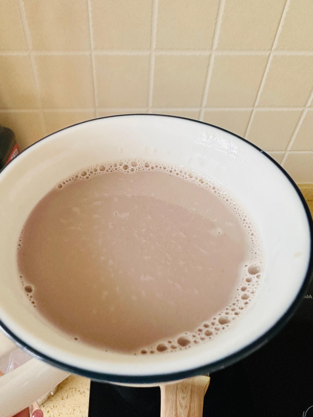 养颜补血的红豆牛奶羹