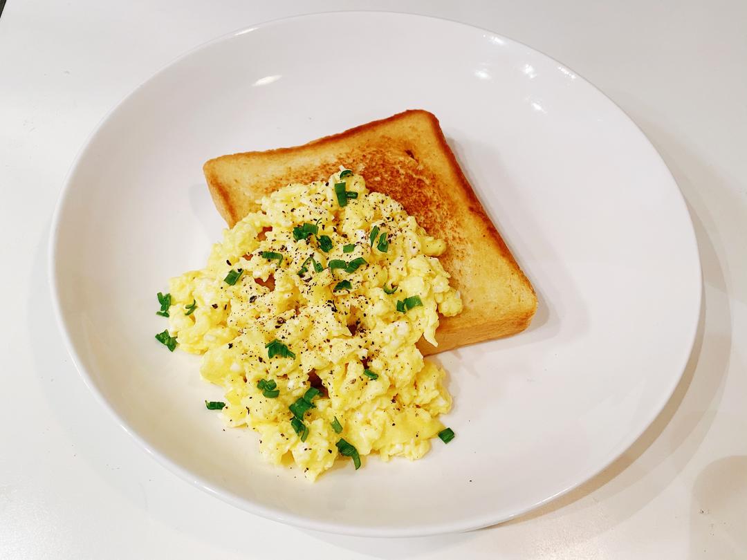 元气满满的英式炒蛋的做法