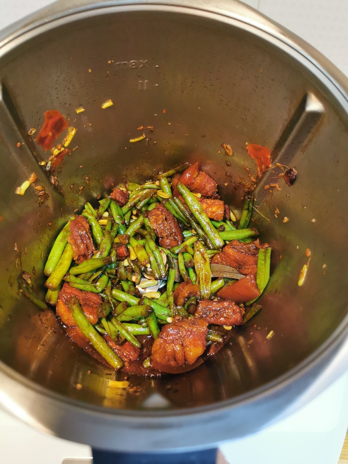 长豇豆烧五花肉的做法 步骤2