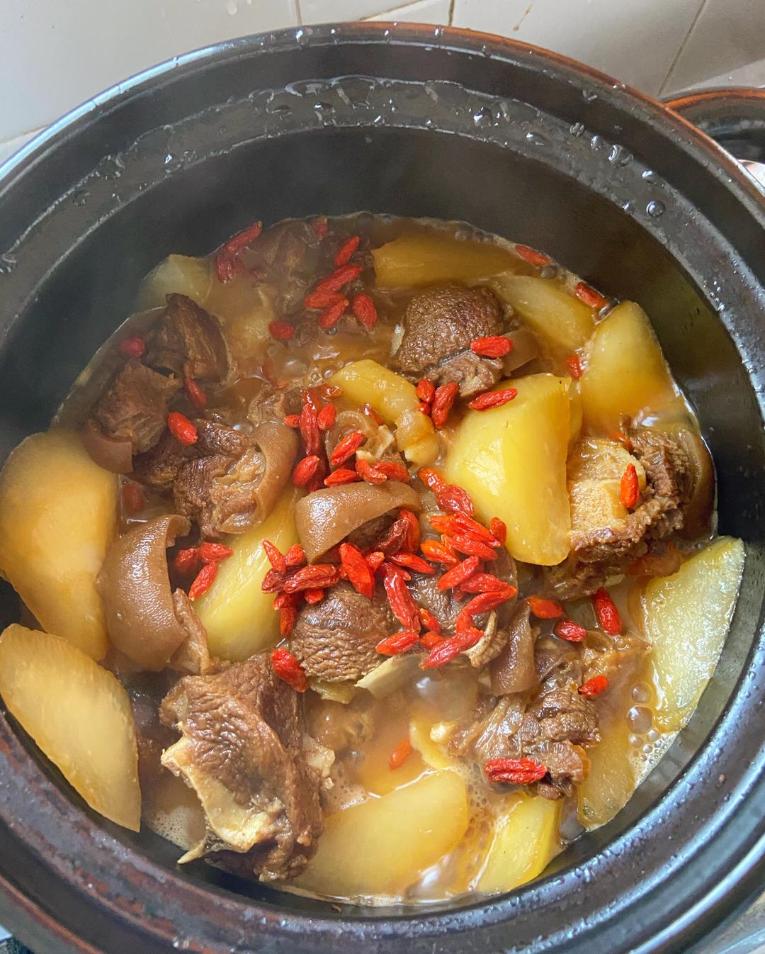 暖冬羊肉煲