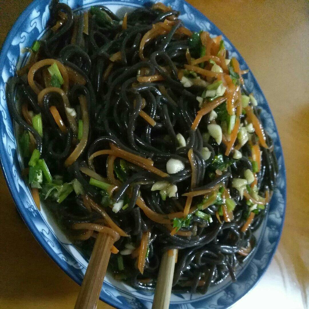 凉拌厥根粉丝