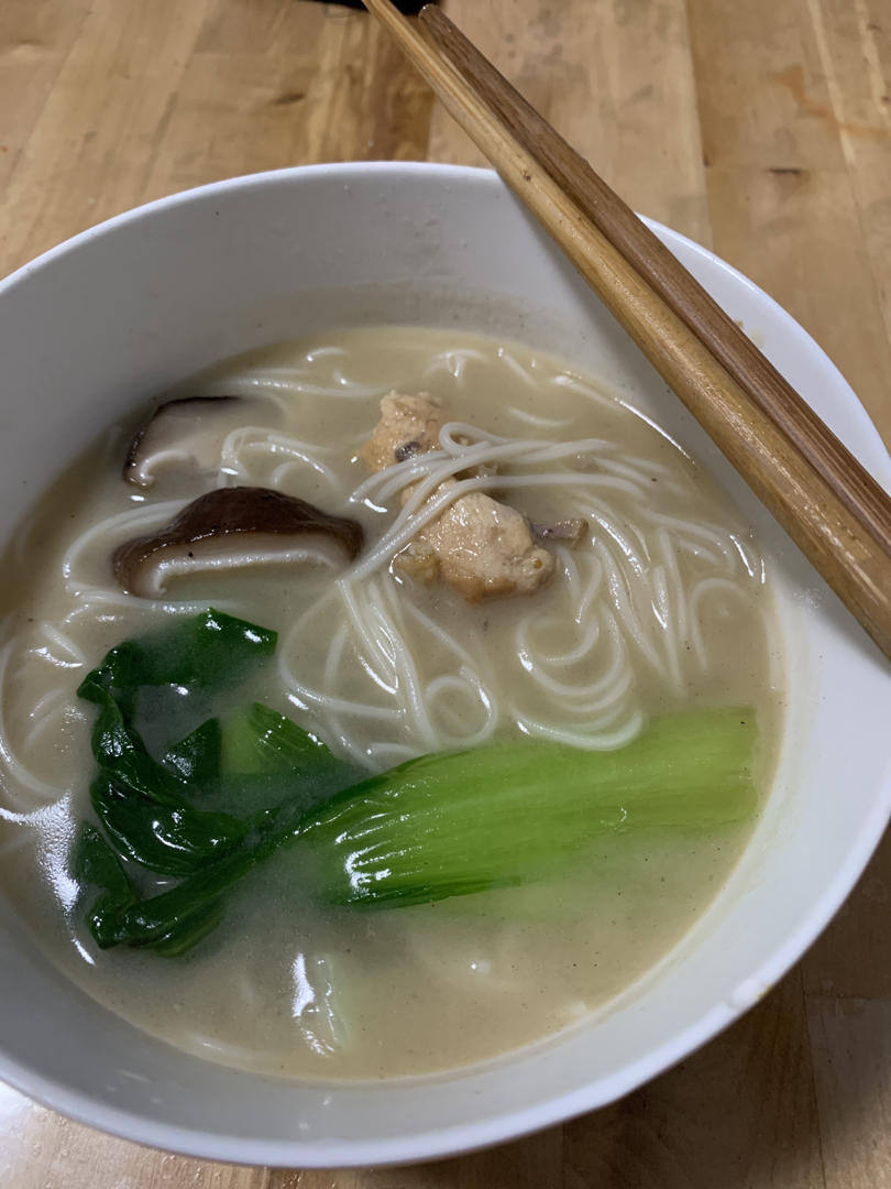 香菇炖鸡汤