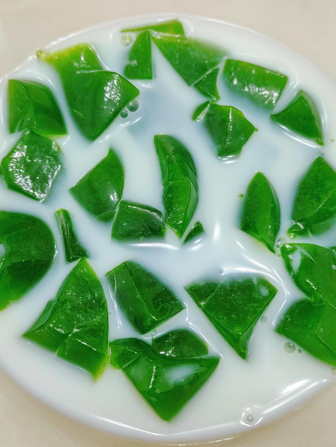 艾草的另一种清凉吃法- -艾草凉粉，不要高热量的青团