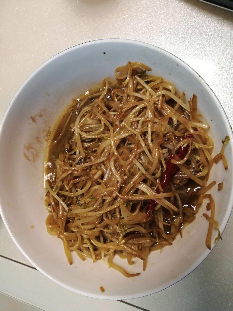 一道超级简单的快手菜爆炒绿豆芽