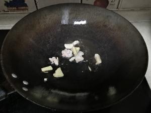 生蚝豆腐煲的做法 步骤2