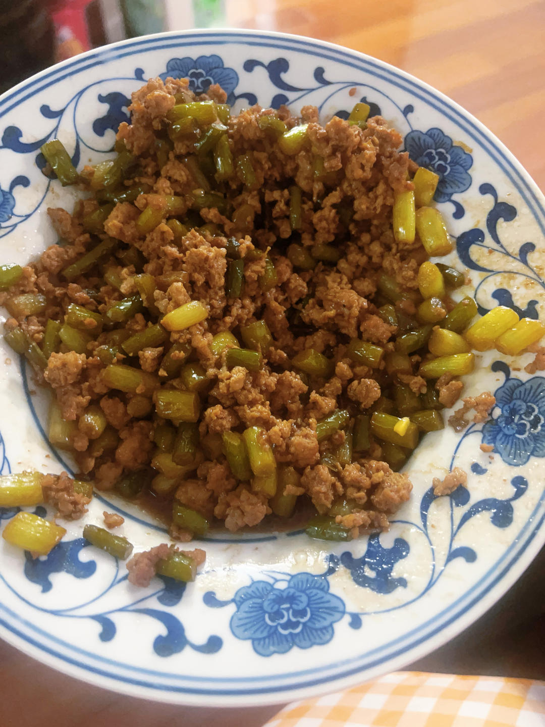蒜苔炒肉末，三碗米饭都不够吃