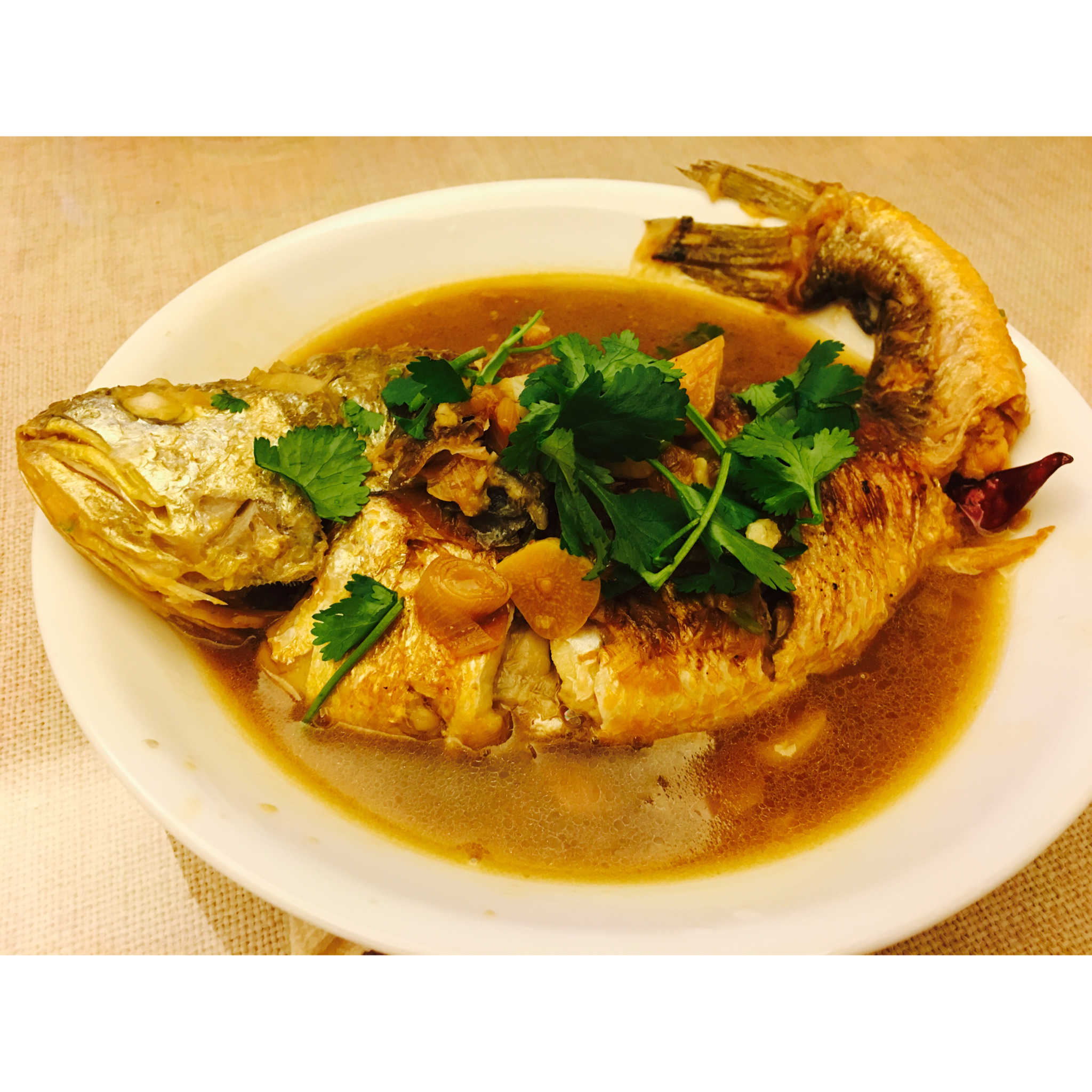 红烧黄鱼—鱼皮不破的小窍门