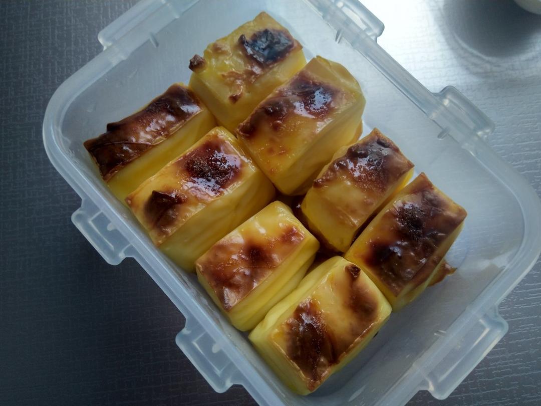 偷师学艺🤫🤫🤫照片没经过任何修图处理，保真原色，一餐出俩菜，再也不用去超市买奶酪棒了，宝宝的福音，宝妈的安心，没有添加剂的烤奶酪