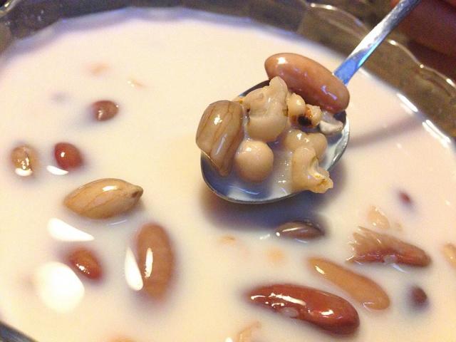 红豆薏米牛奶粥的做法