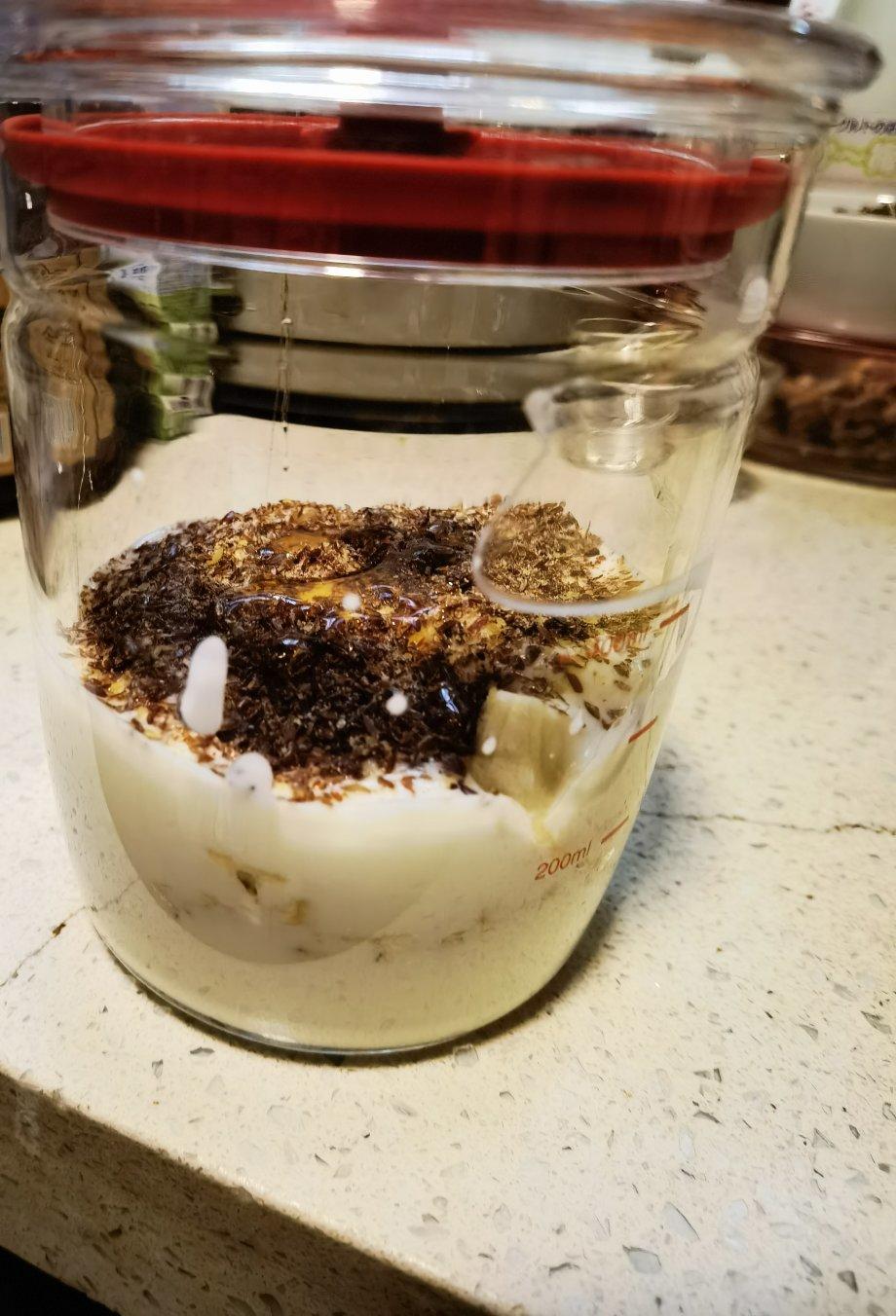 隔夜香蕉酸奶麦片