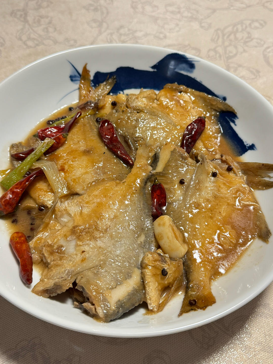 传统中式红烧平鱼