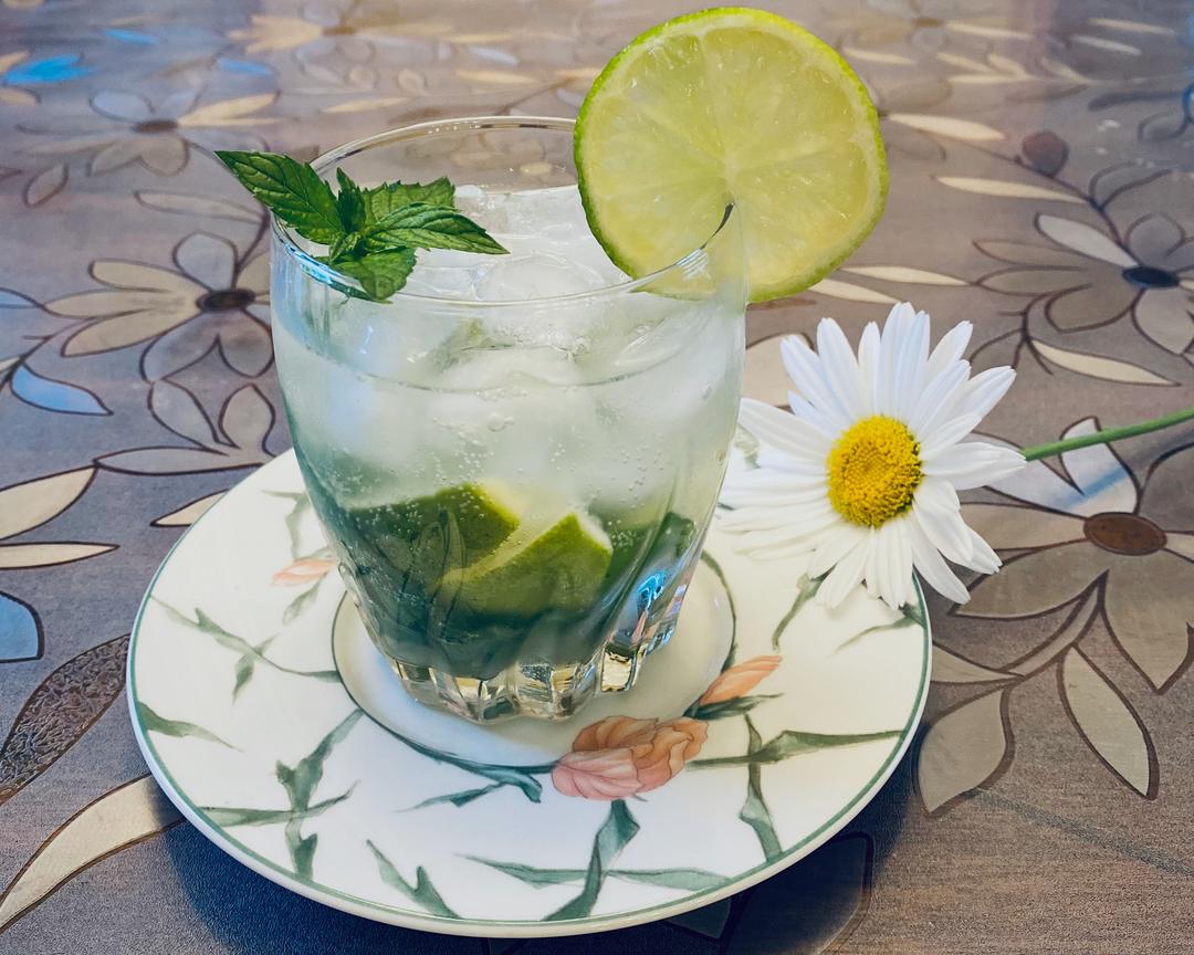【夏日清凉】自己调制一抹小清新Mojito（加不加酒随意）的做法