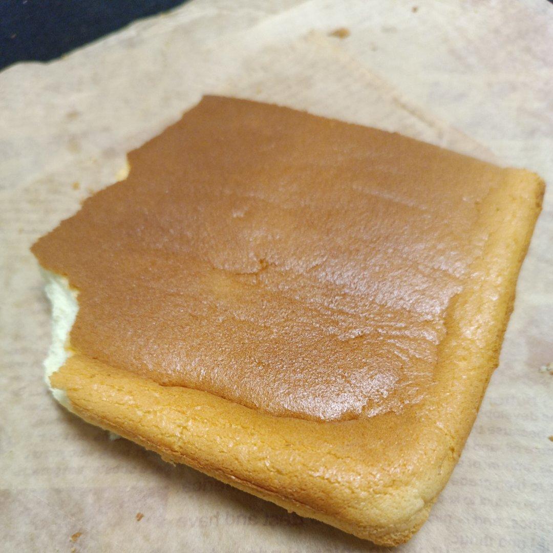 超详细的瑞士卷奶油蛋糕卷原味蛋糕卷的制作方法 饱满不掉皮不开裂（附模具换算方法）