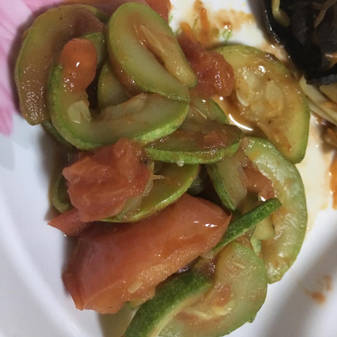 西红柿炒西葫芦
