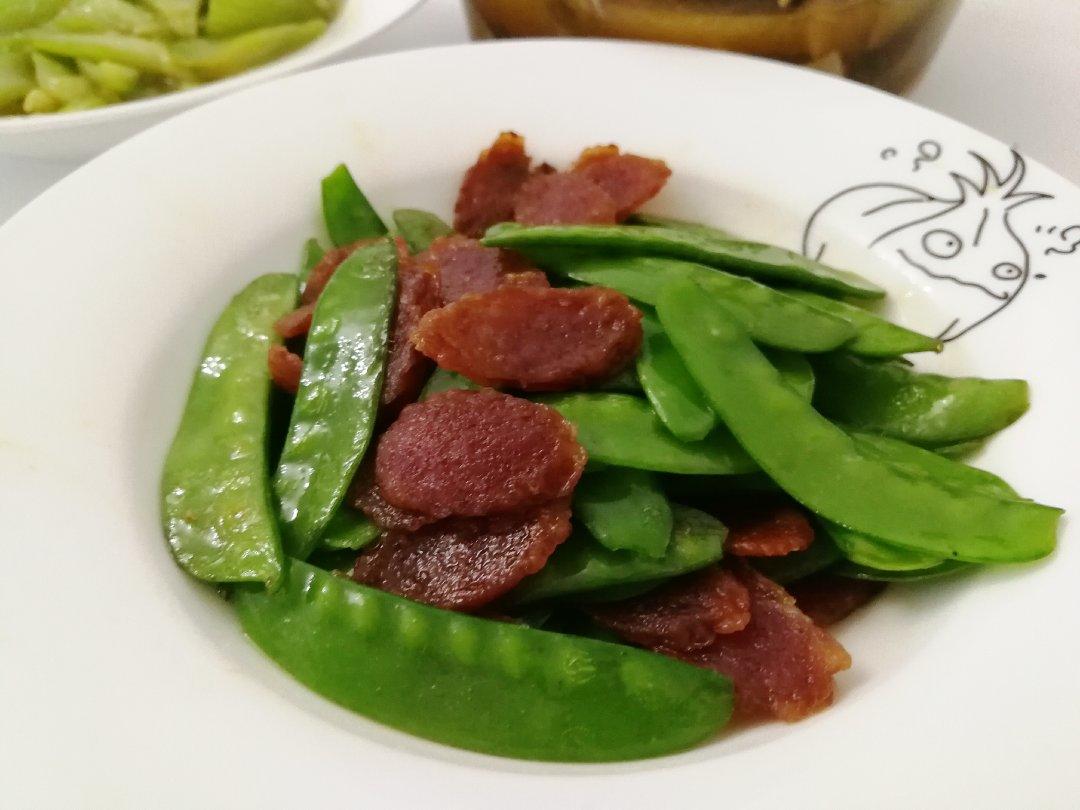 腊肠炒荷兰豆