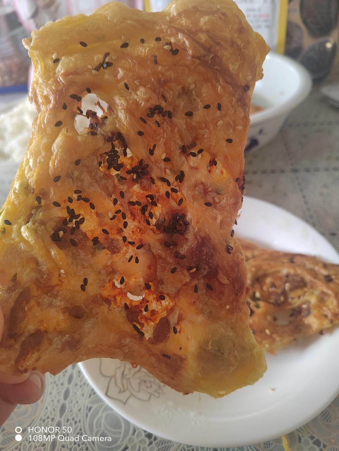 不用和面的快手锅盔，猪肉洋葱锅盔（手抓饼版），酥掉渣超好吃，凉了也不硬