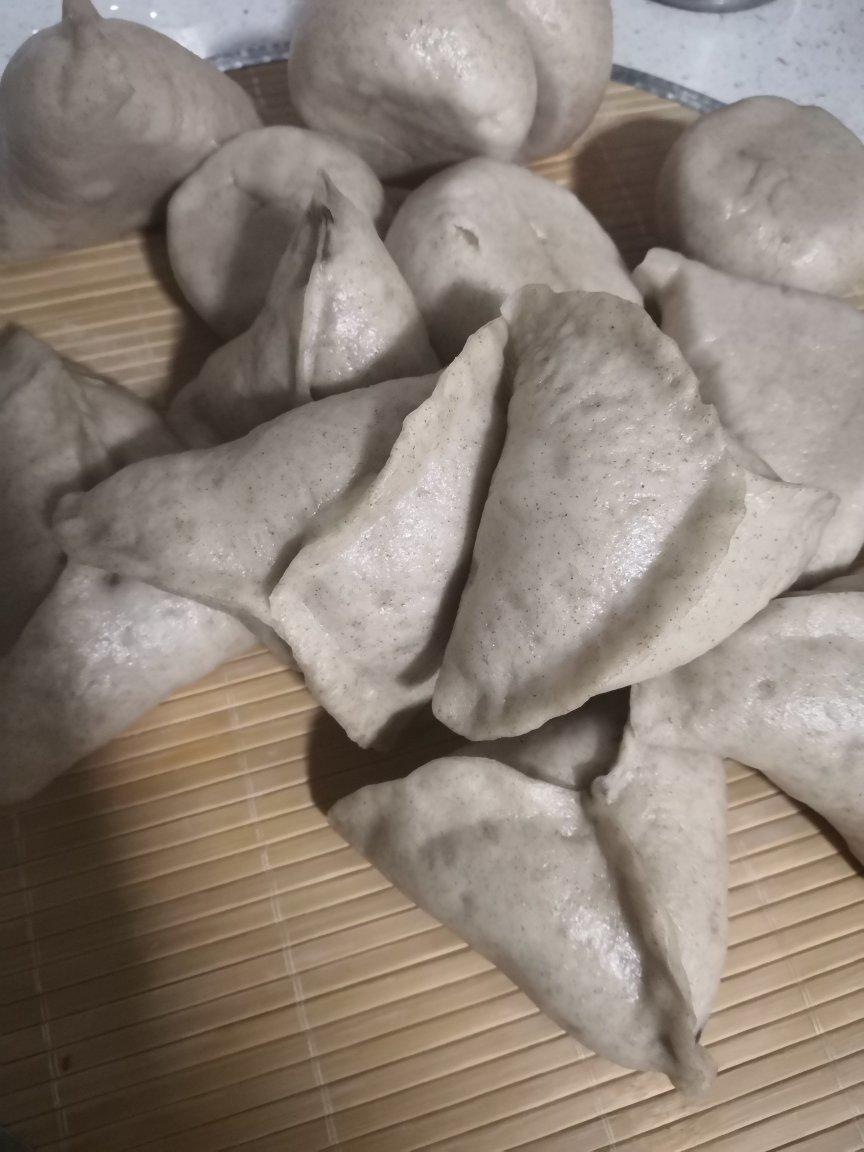 红糖花生糖三角【北鼎蒸炖锅食谱】