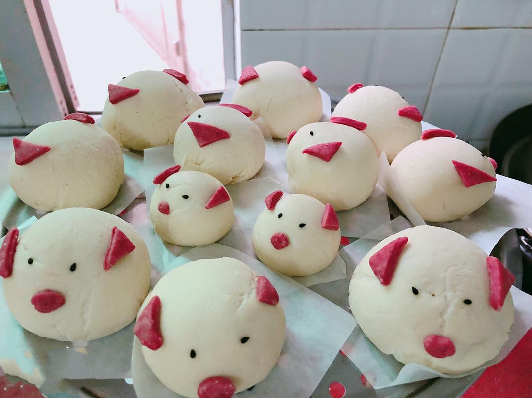 松软香甜的奶黄包，很快就可以搞定。