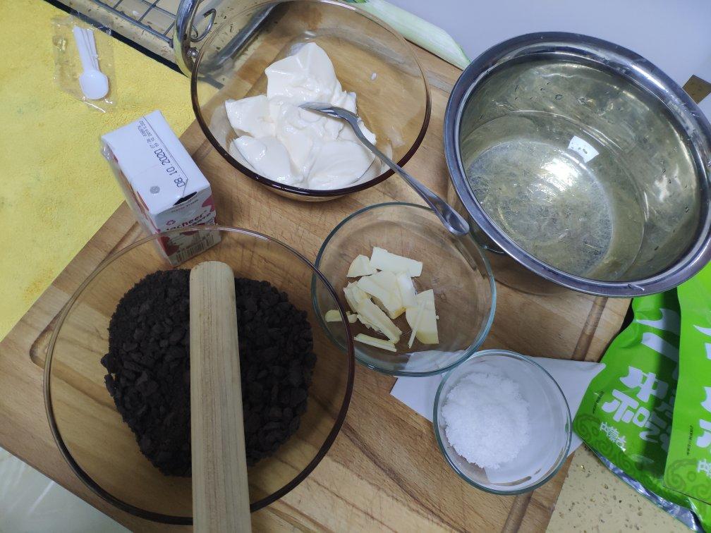不用烤箱的蛋糕——草莓酸奶慕斯蛋糕