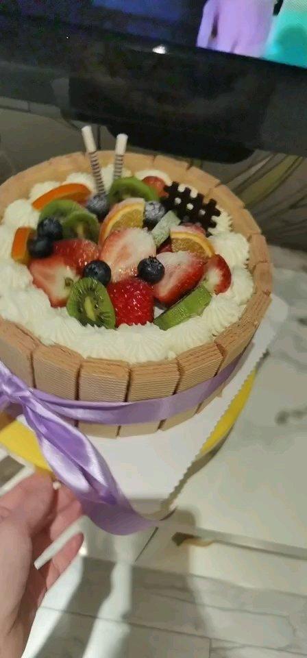生日蛋糕教程【威化饼干围边】