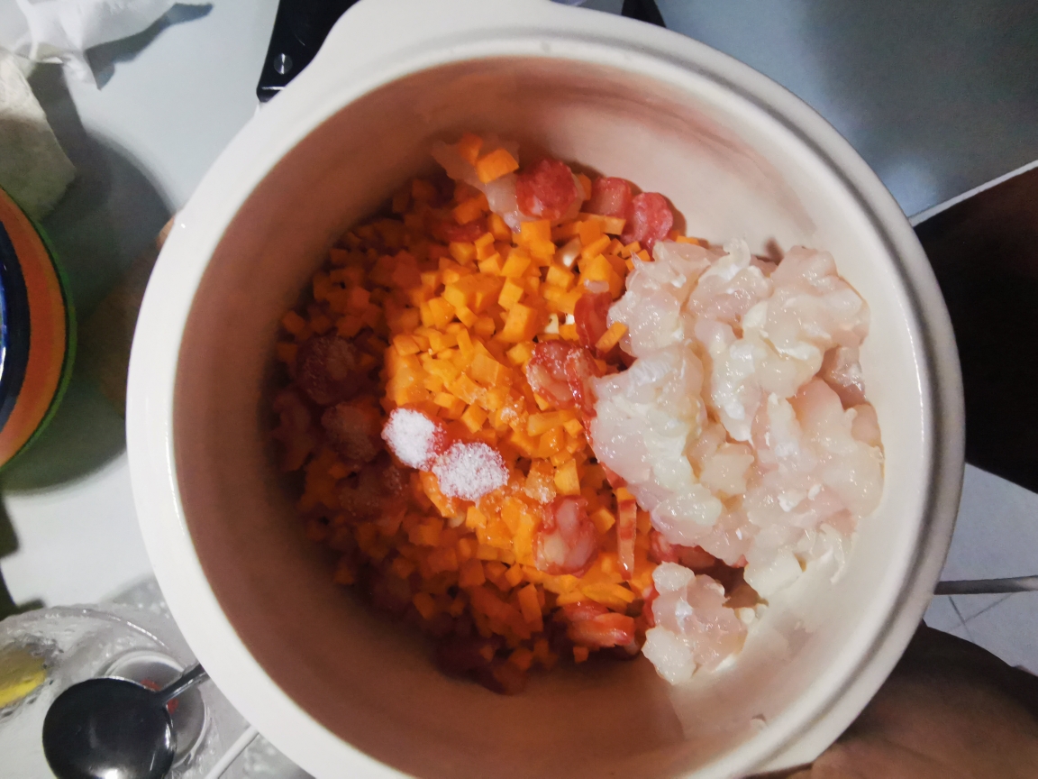 好喝的咸粥-蔬菜巴沙鱼粥的做法 步骤4