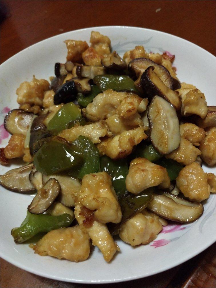 鸡胸肉炒香菇