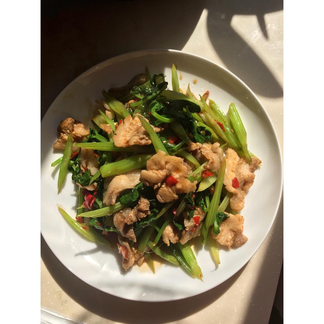 芹菜炒肉